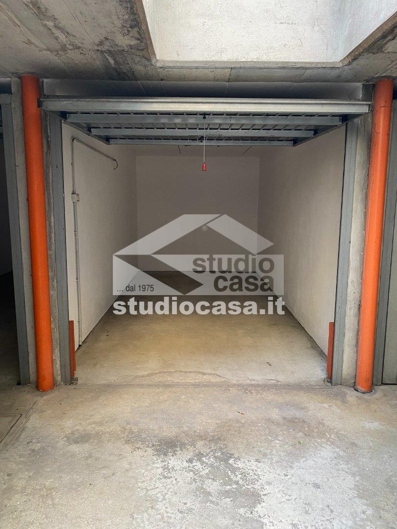 Box / Autorimessa in vendita a Stezzano