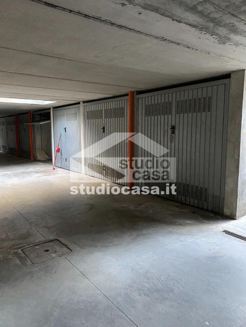 Box / Autorimessa in vendita a Stezzano