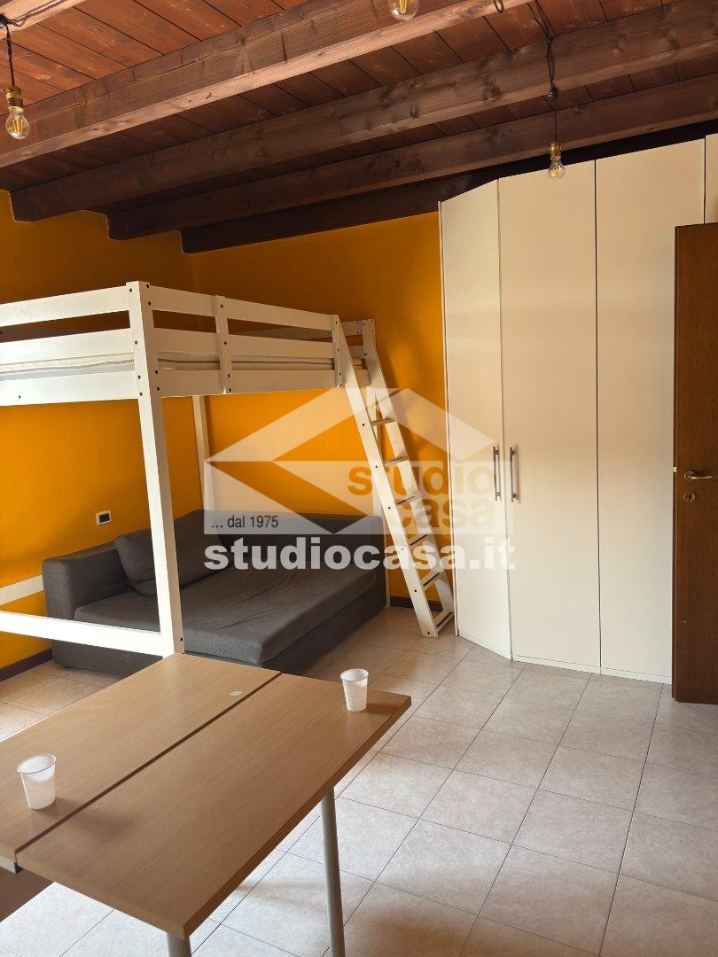 Appartamento in affitto a Azzano San Paolo