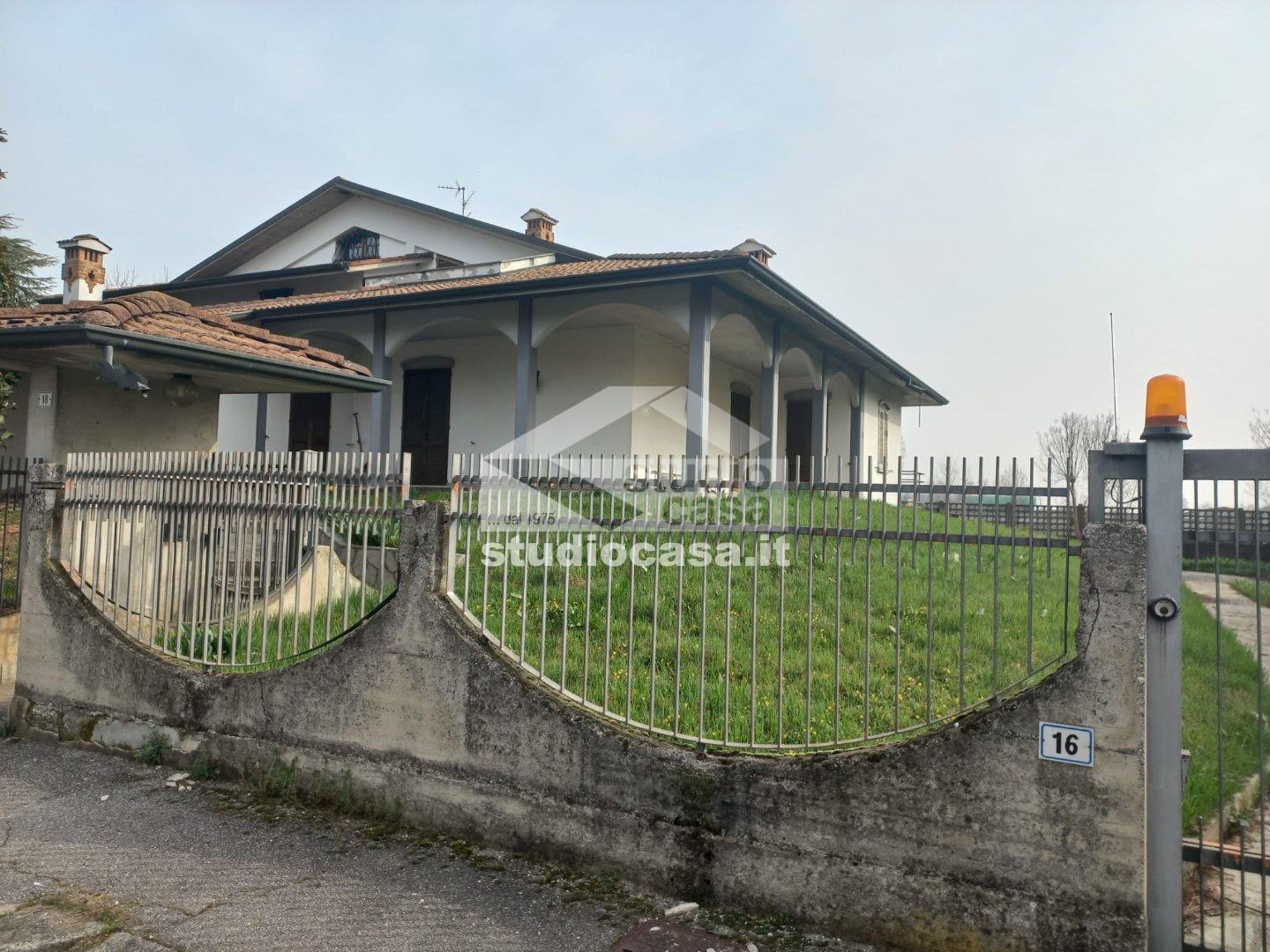 Villa Unifamiliare in vendita a Brignano Gera d