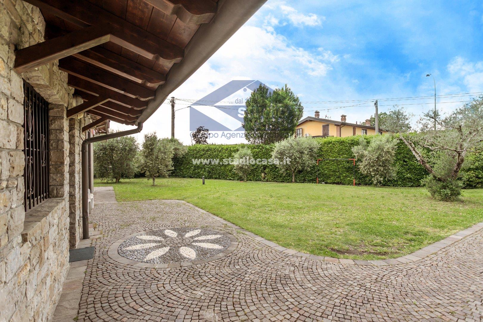 Appartamento in Villa in vendita a Castelli Calepio