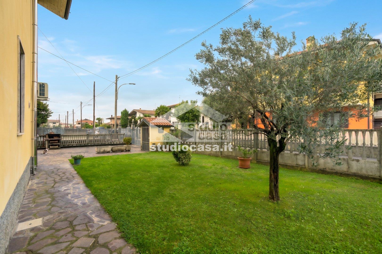 Appartamento in Villa in vendita a Cologno al Serio