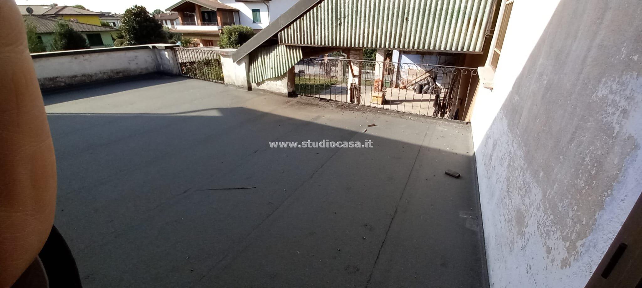 Casa Plurifamiliare in vendita a Palazzo Pignano