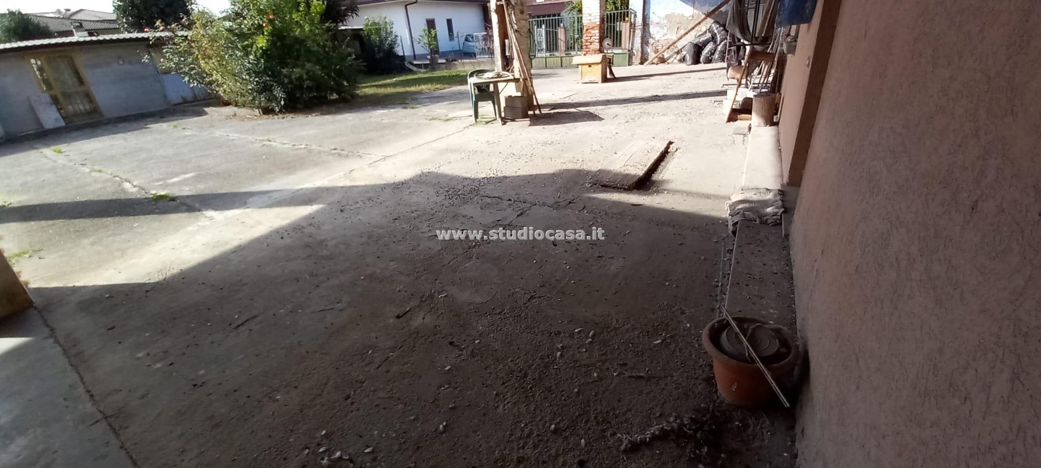 Casa Plurifamiliare in vendita a Palazzo Pignano