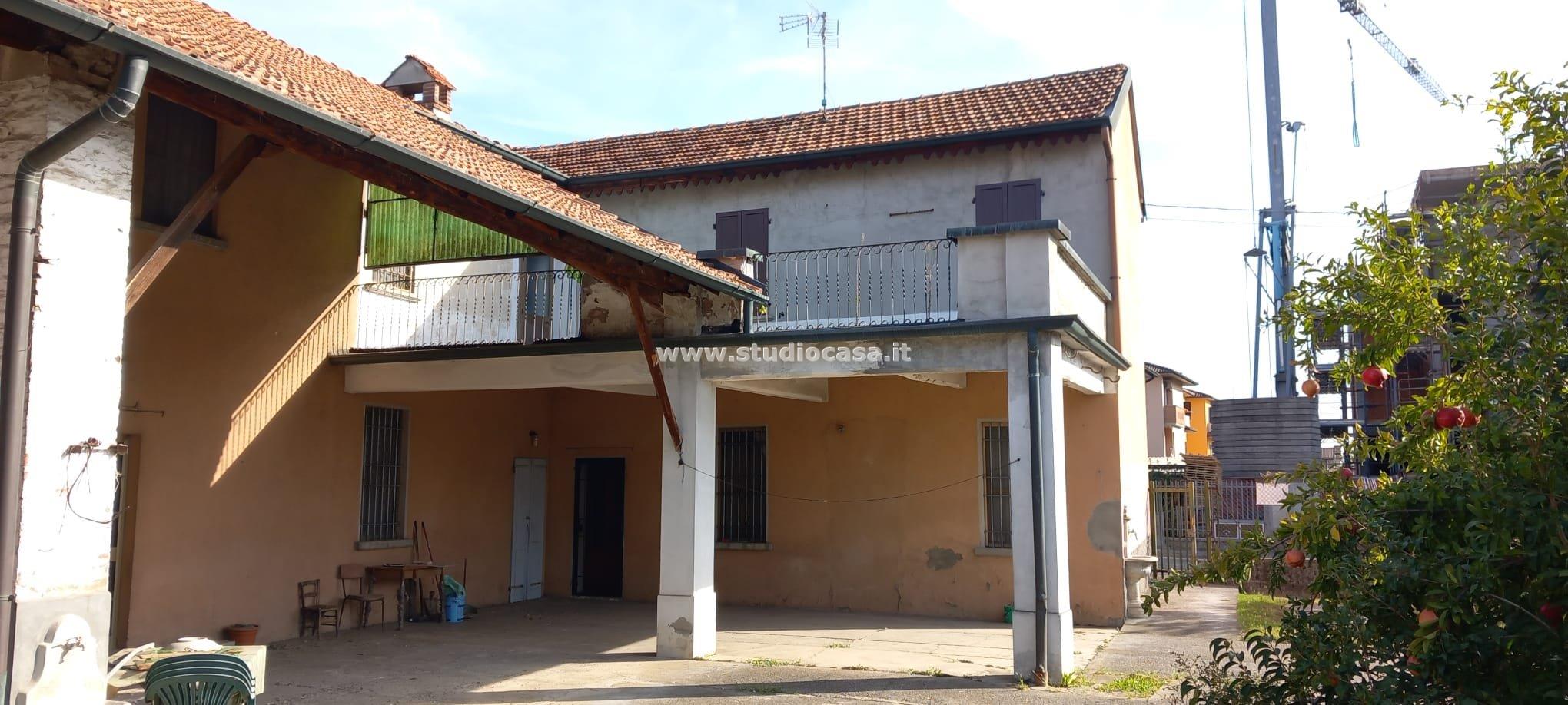 Casa Plurifamiliare in vendita a Palazzo Pignano