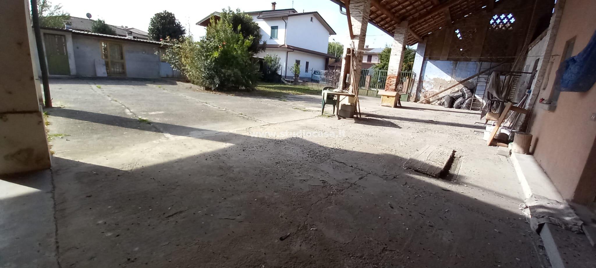 Casa Plurifamiliare in vendita a Palazzo Pignano