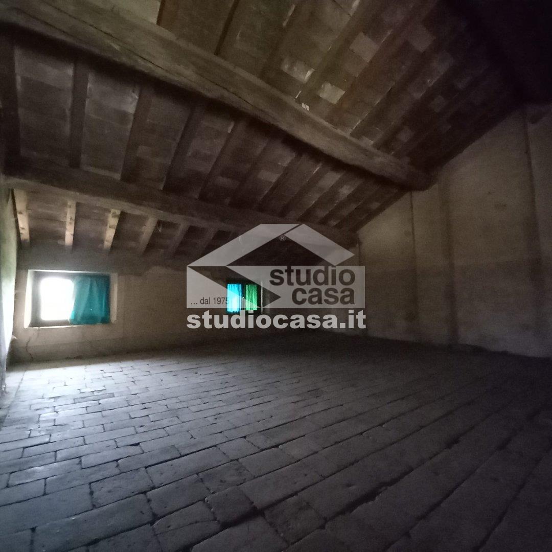 Casa Plurifamiliare in vendita a Palazzo Pignano