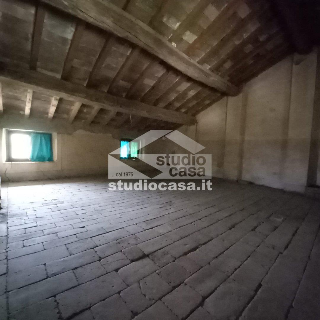 Casa Plurifamiliare in vendita a Palazzo Pignano