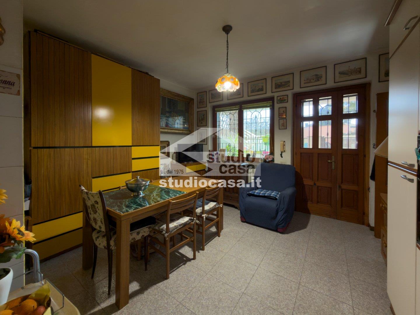 Casa Plurifamiliare in vendita a Pandino