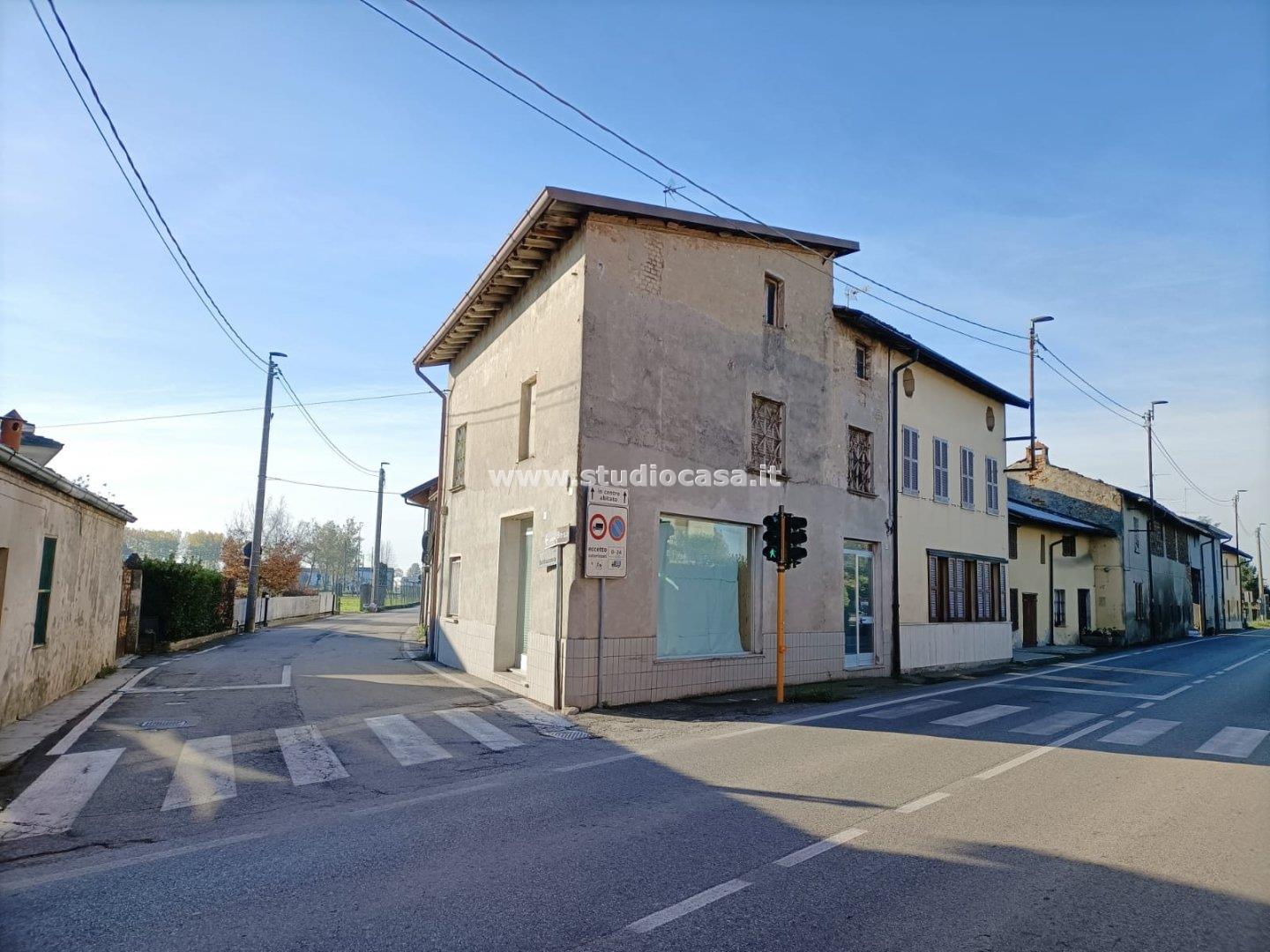 Negozio in vendita a Pandino