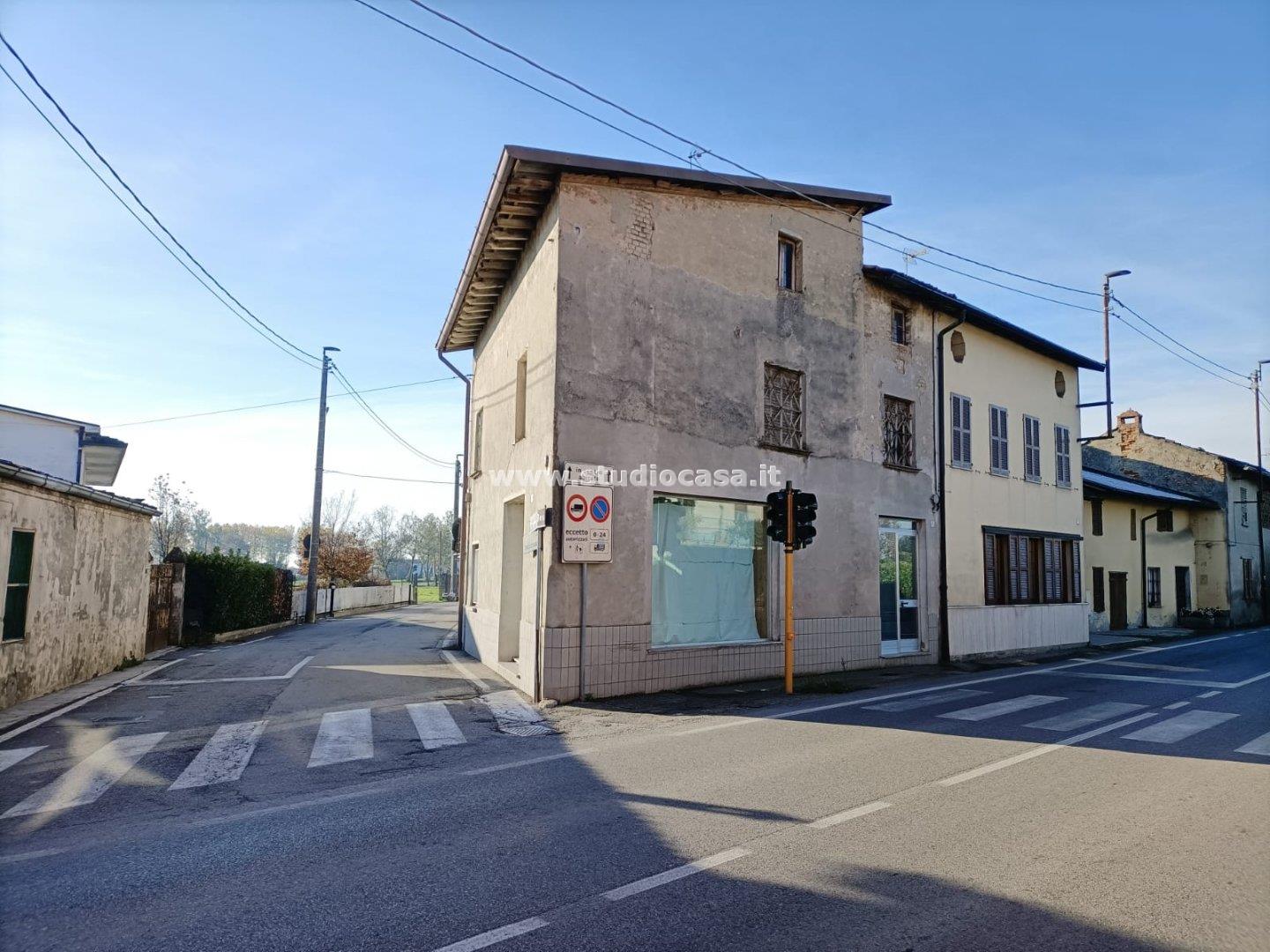 Negozio in vendita a Pandino