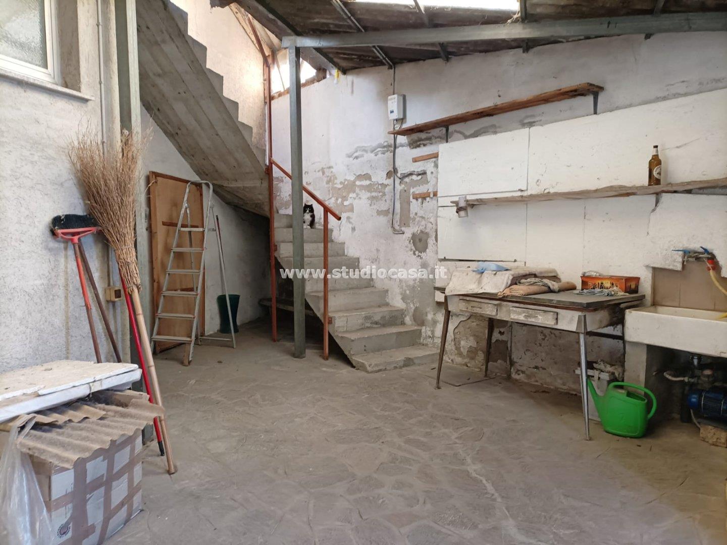 Negozio in vendita a Pandino