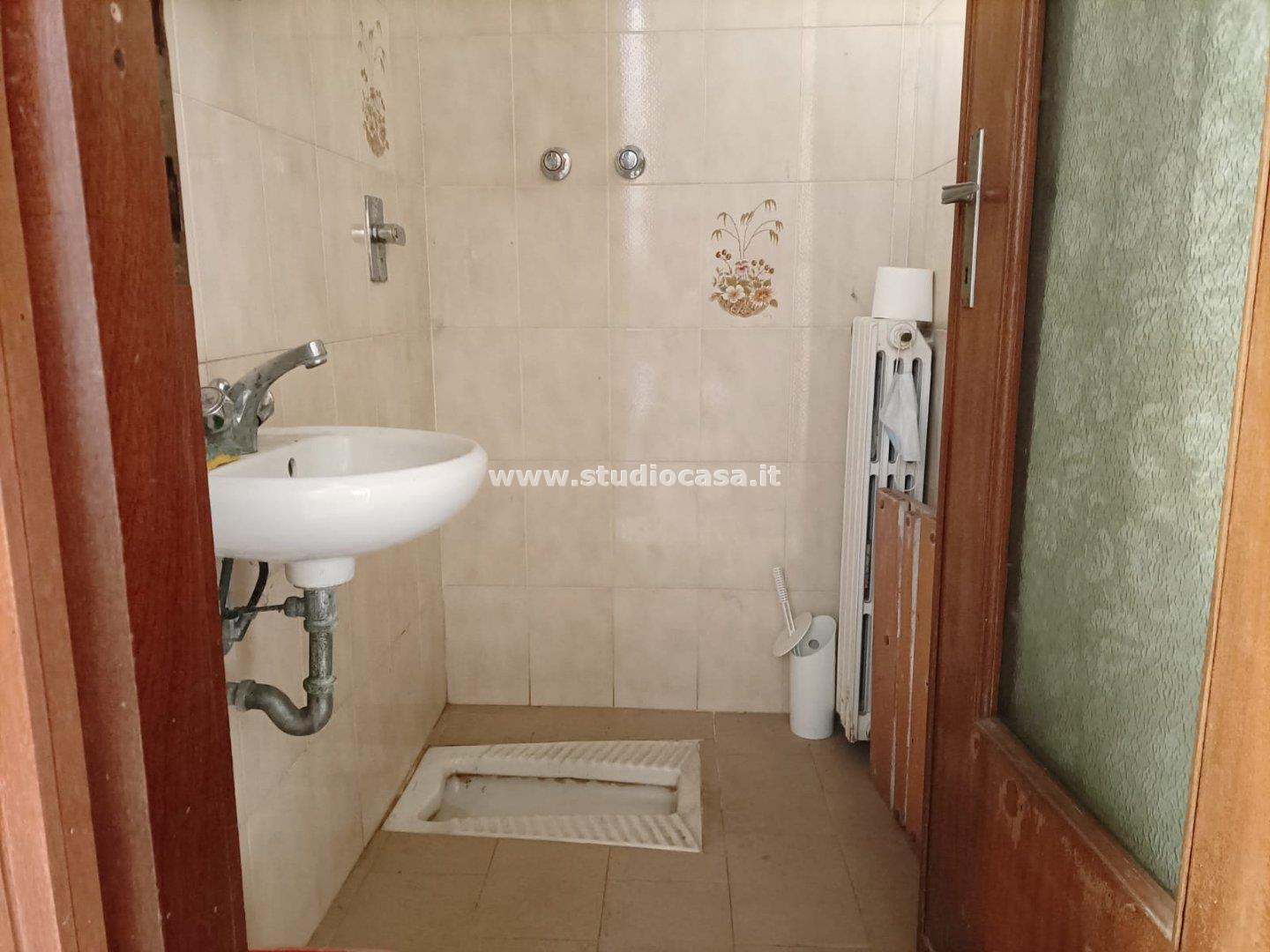 Negozio in vendita a Pandino