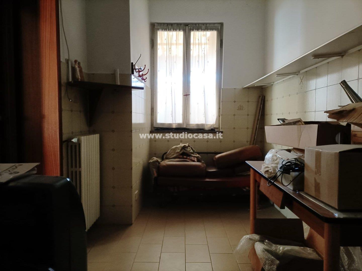 Negozio in vendita a Pandino