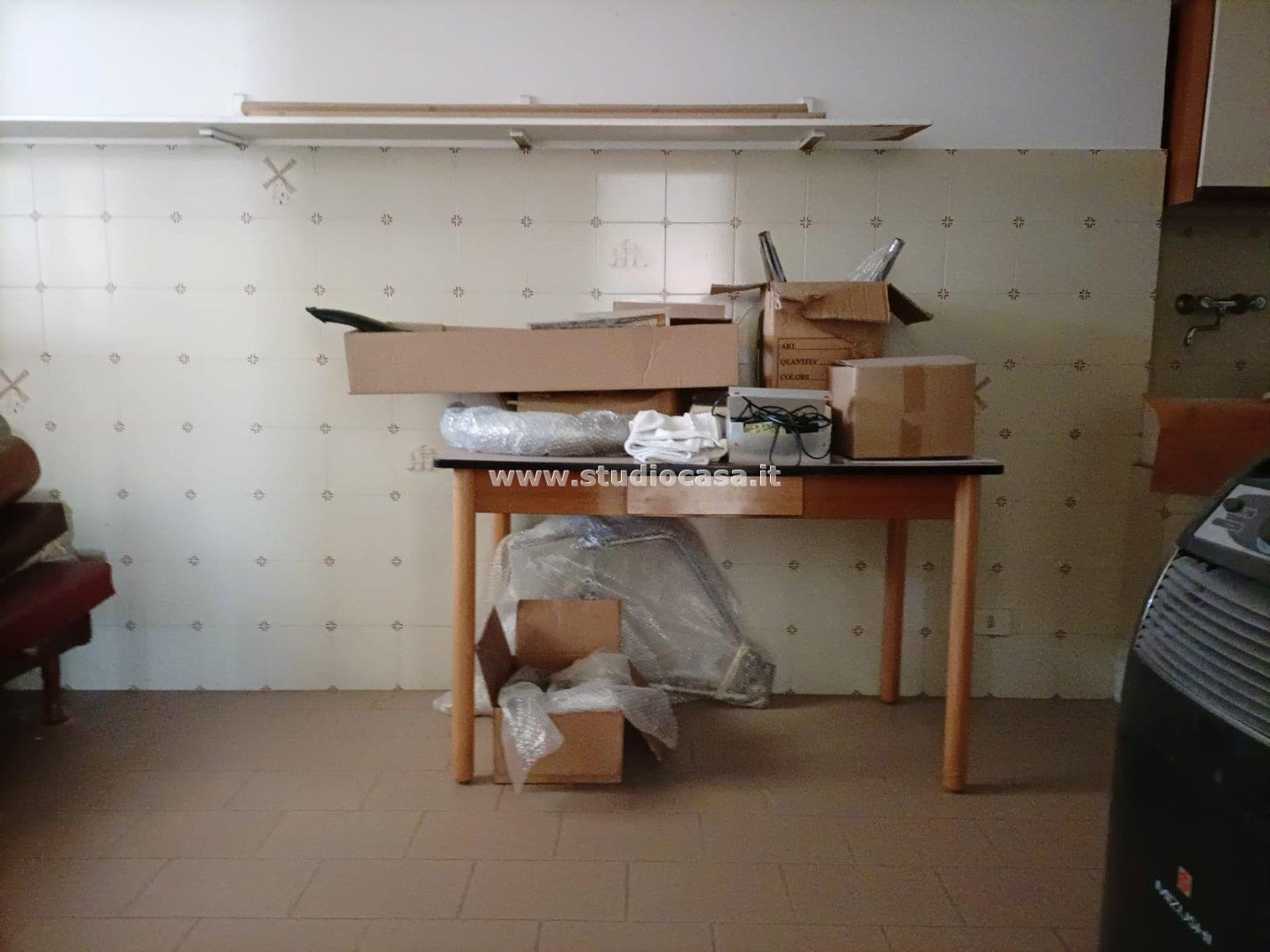 Negozio in vendita a Pandino