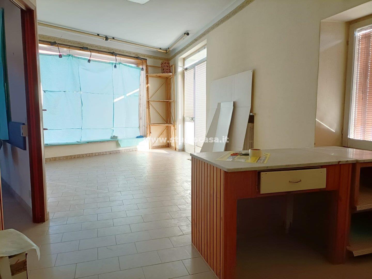 Negozio in vendita a Pandino