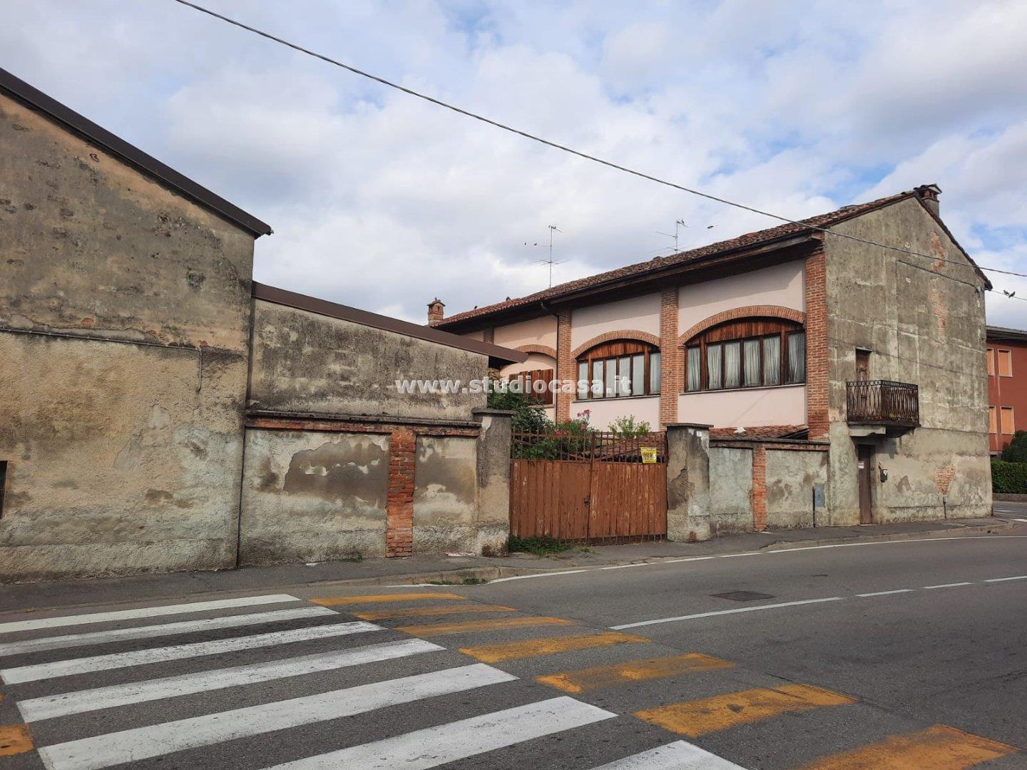 Casa Plurifamiliare in vendita a Vailate