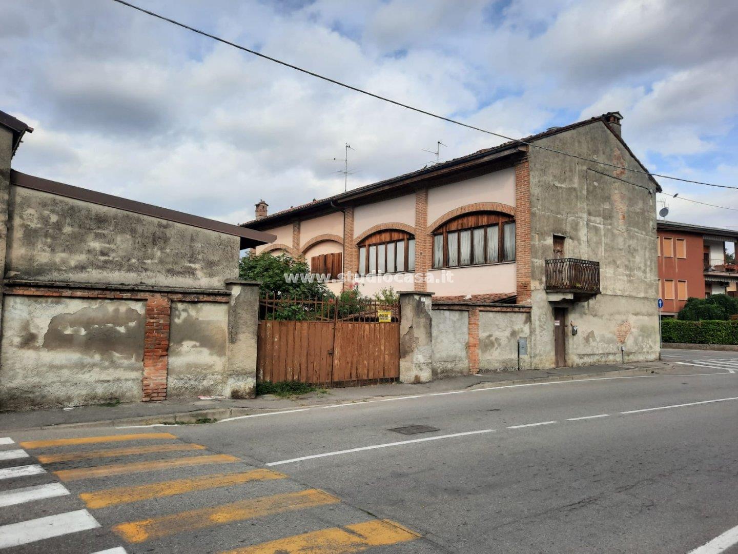 Casa Plurifamiliare in vendita a Vailate