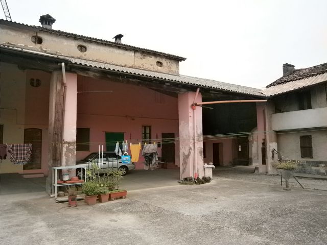 Cascina in vendita a Palazzo Pignano