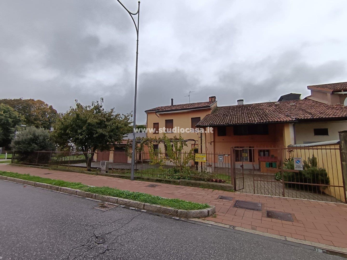 Casa Plurifamiliare in vendita a Pandino