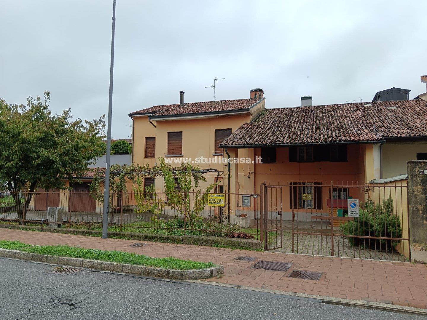 Casa Plurifamiliare in vendita a Pandino