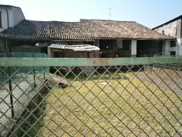 Cascina in vendita a Crespiatica