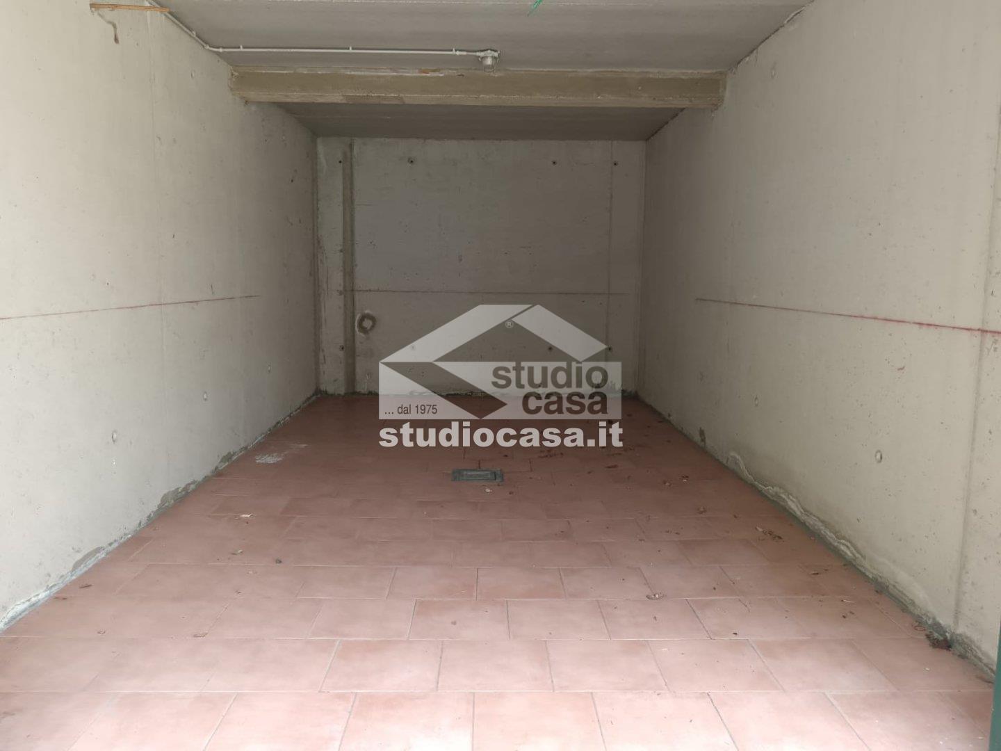 Box / Autorimessa in vendita a Comazzo