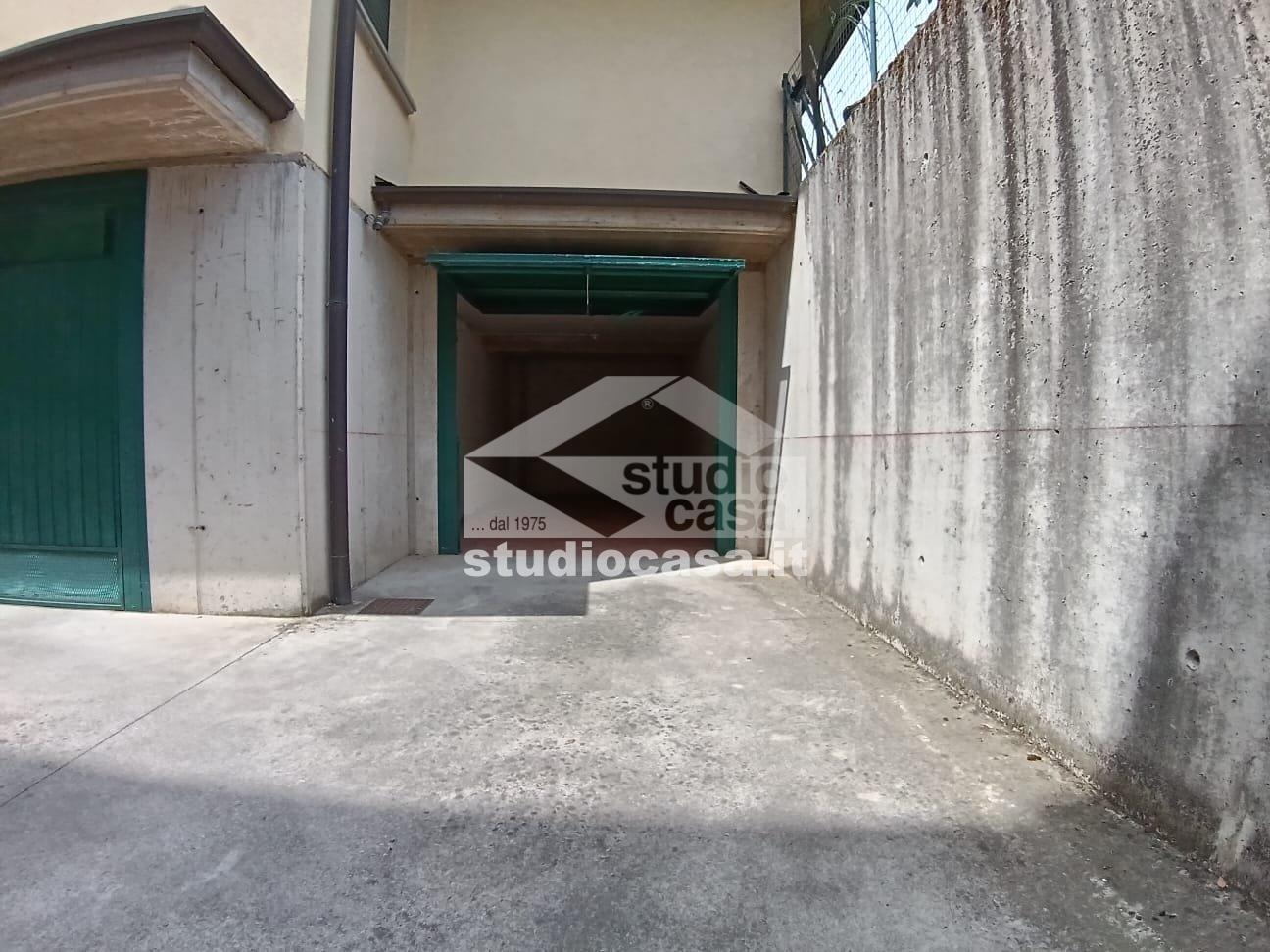 Box / Autorimessa in vendita a Comazzo