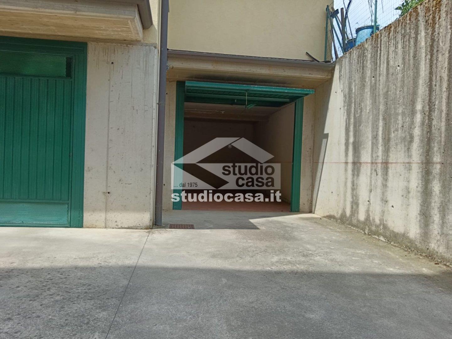 Box / Autorimessa in vendita a Comazzo