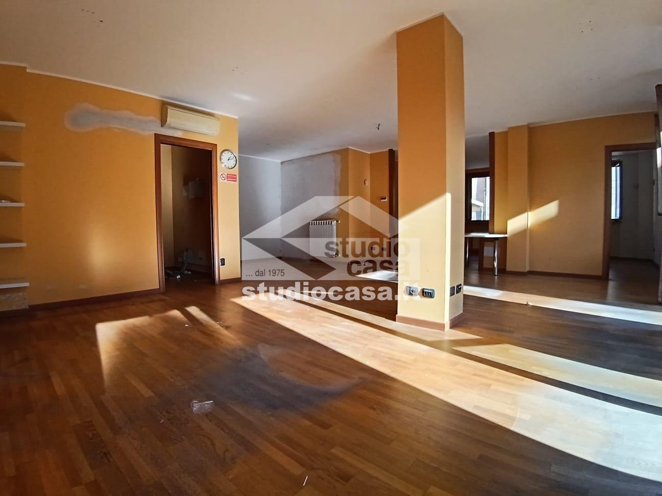 Ufficio in vendita a Pandino