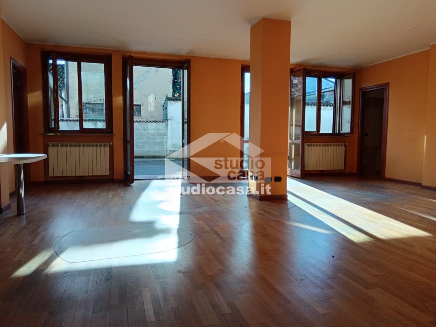 Ufficio in vendita a Pandino