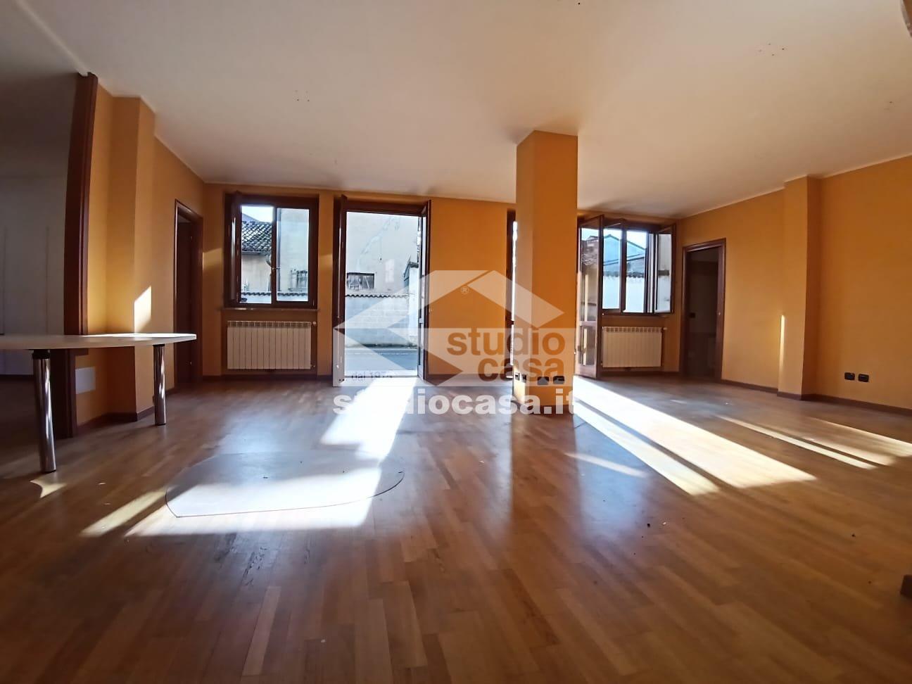 Ufficio in vendita a Pandino