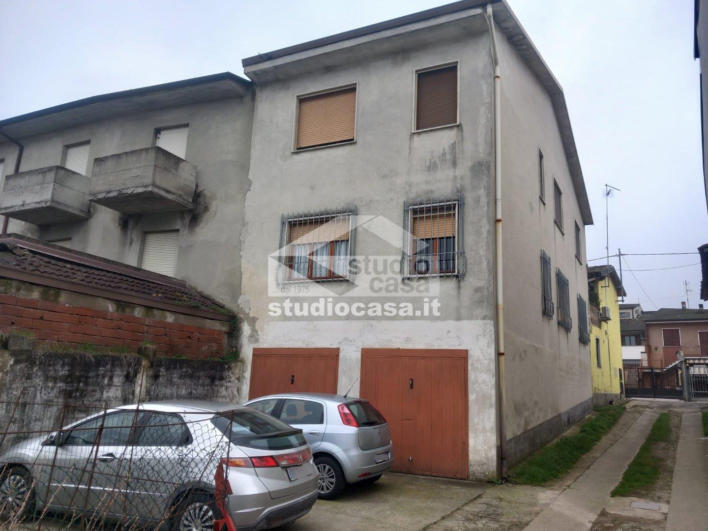 Casa Plurifamiliare in vendita a Palazzo Pignano