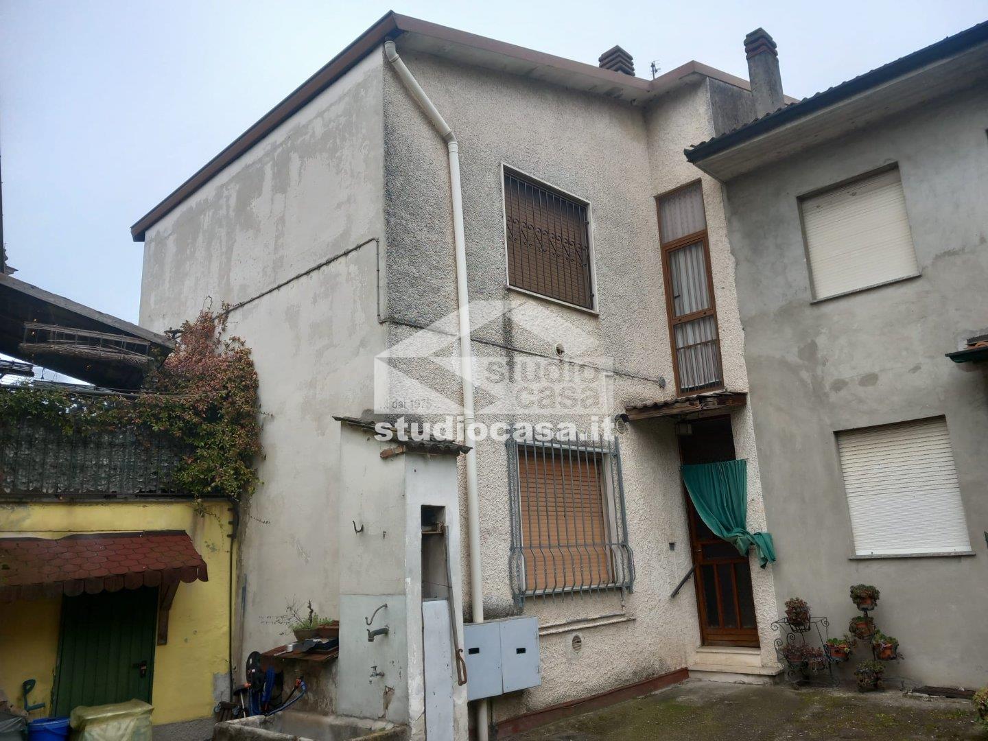 Casa Plurifamiliare in vendita a Palazzo Pignano