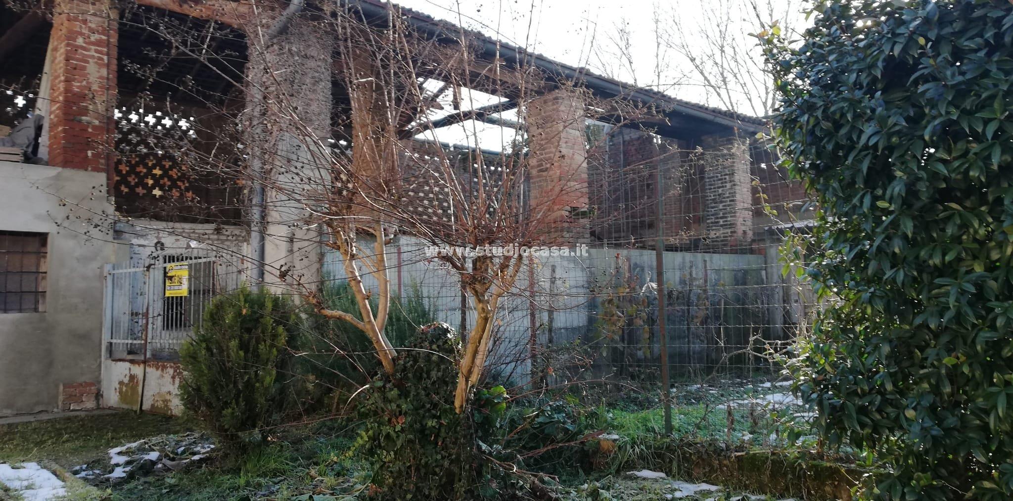 Casa Plurifamiliare in vendita a Crespiatica