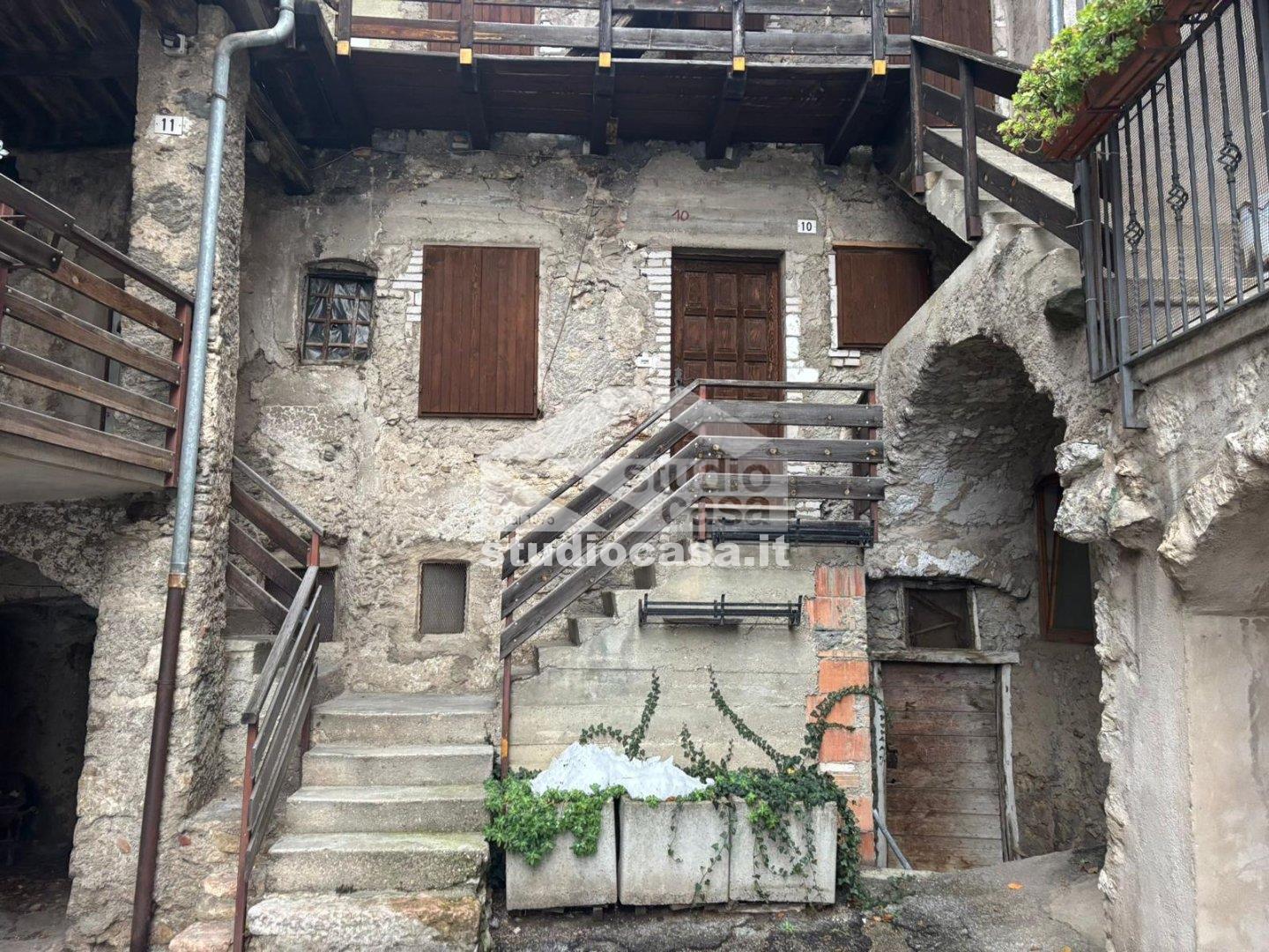 Casa Unifamiliare in vendita a Cimone