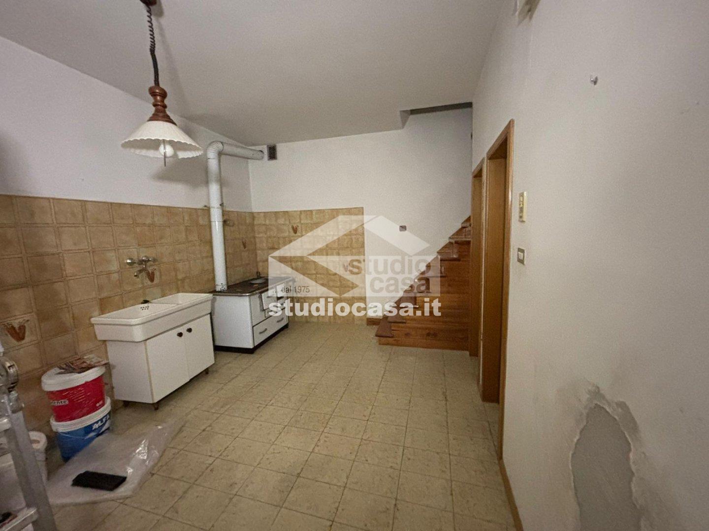 Casa Unifamiliare in vendita a Cimone