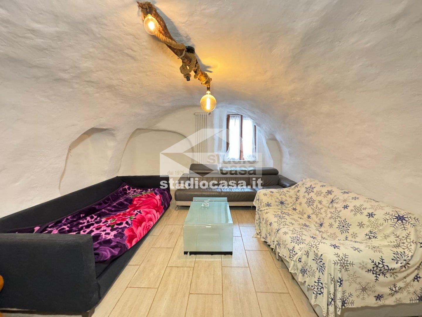 Casa Unifamiliare in vendita a Cimone