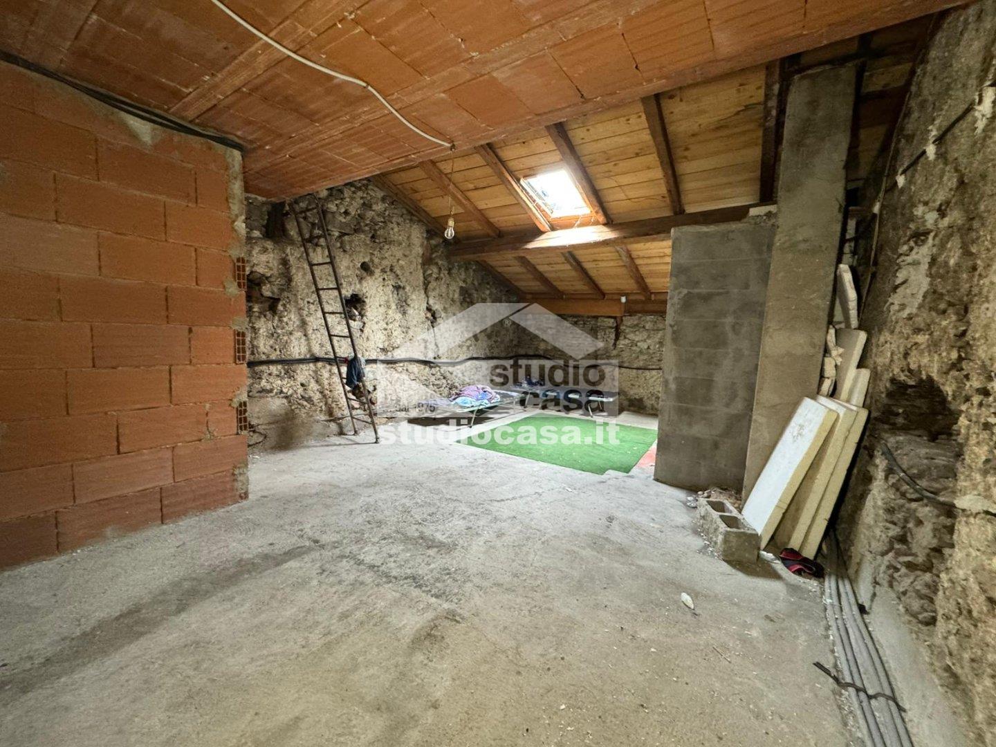 Casa Unifamiliare in vendita a Cimone