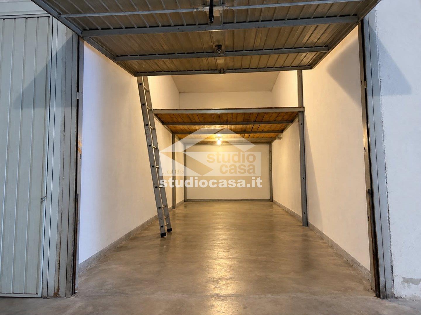 Box / Autorimessa in vendita a Trento