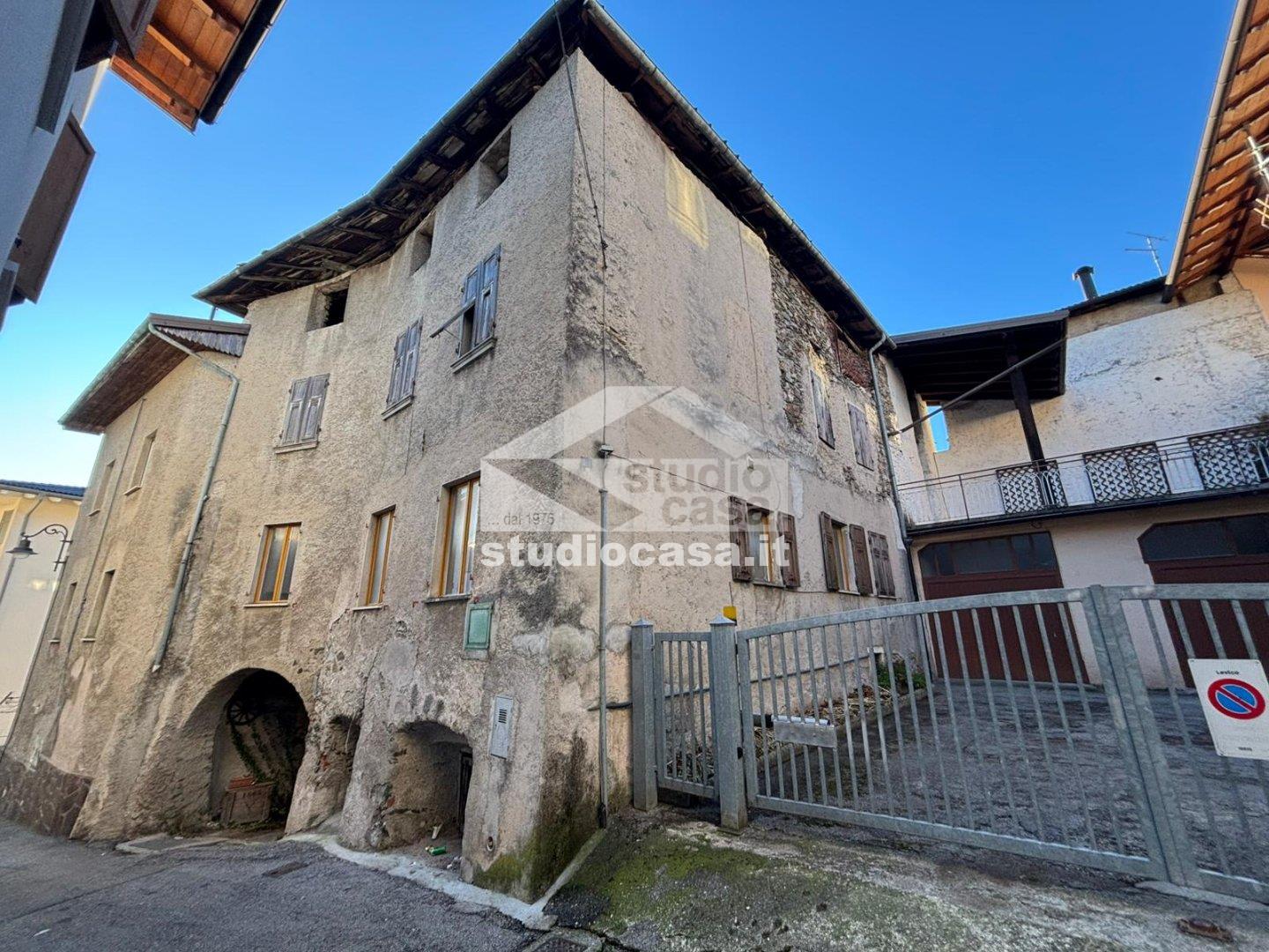Casa Unifamiliare in vendita a Levico Terme
