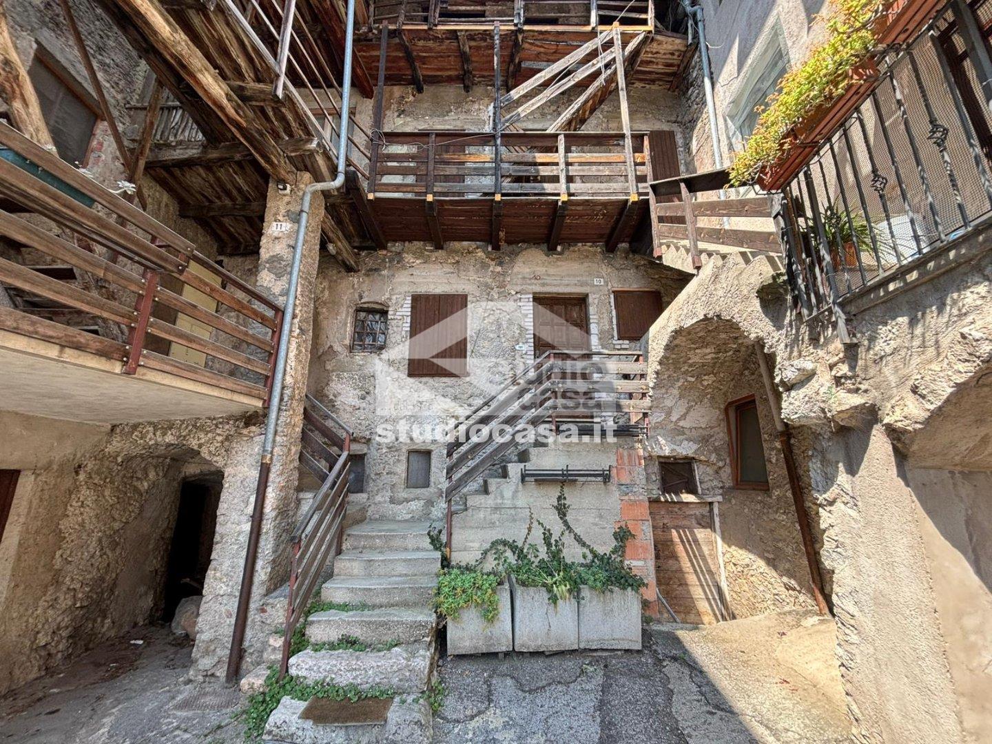 Casa Unifamiliare in vendita a Cimone