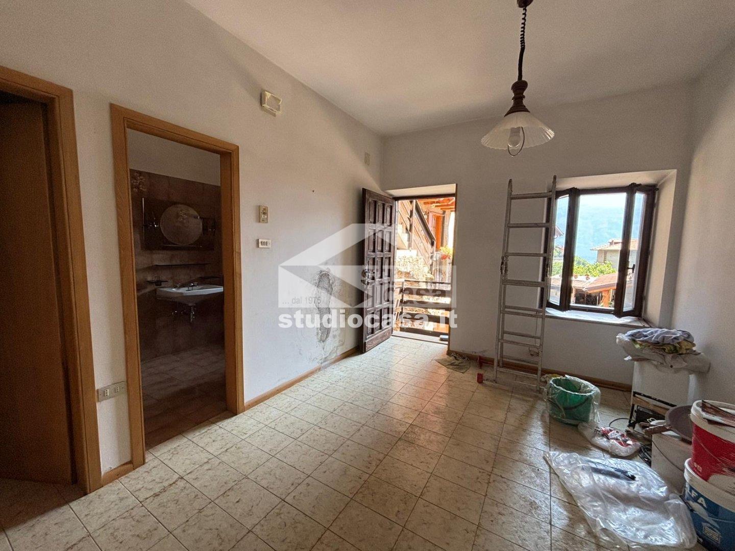 Casa Unifamiliare in vendita a Cimone