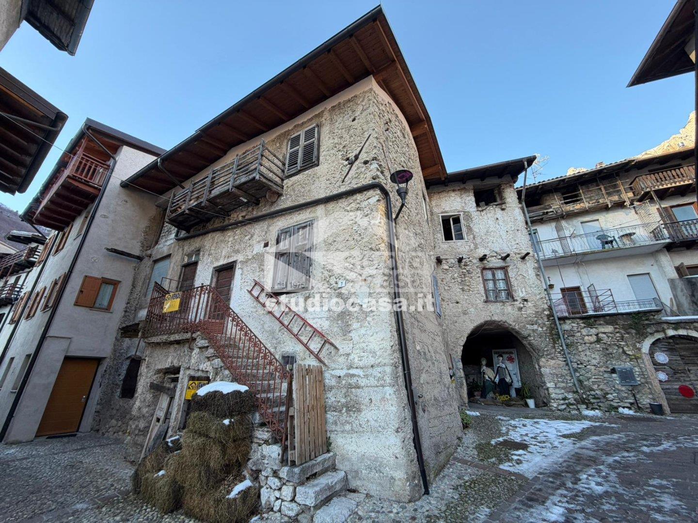 Casa Unifamiliare in vendita a Cimone