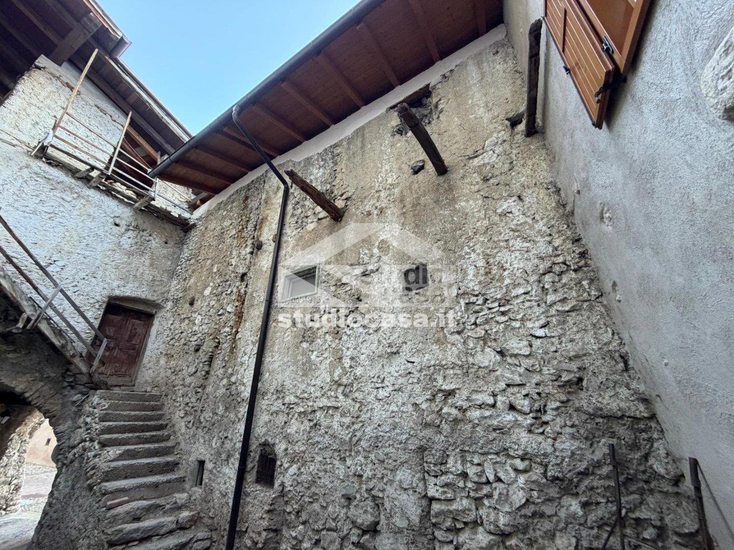 Casa Unifamiliare in vendita a Cimone