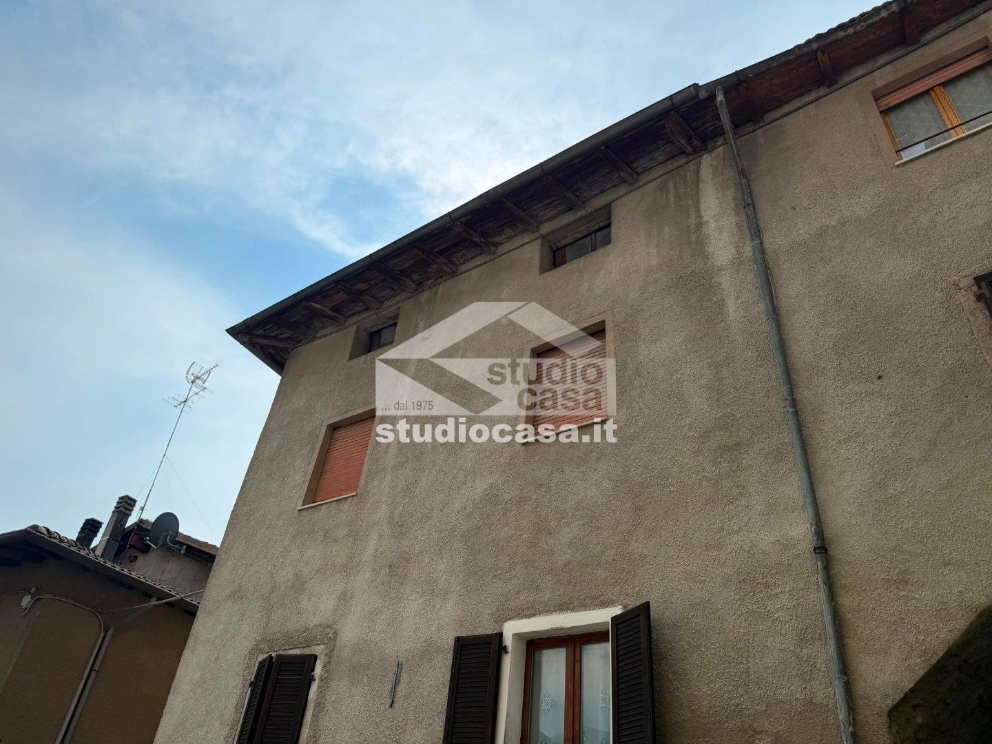 Appartamento in vendita a Vallelaghi