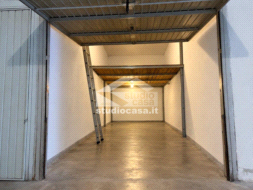 Box / Autorimessa in vendita a Trento