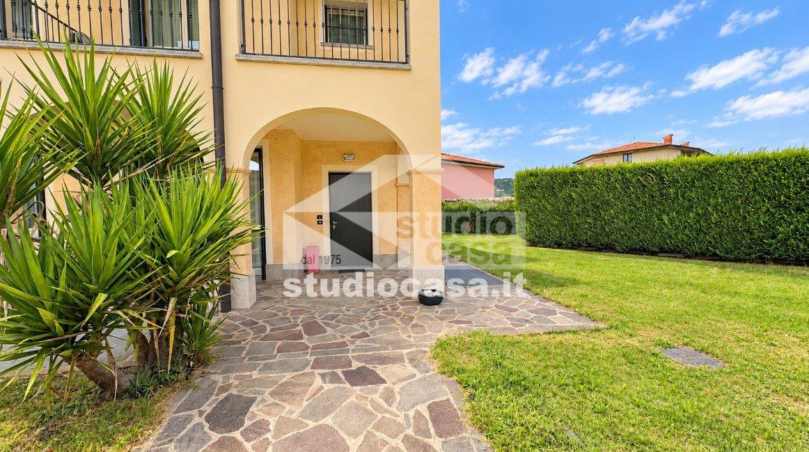 Villa a schiera di testa in vendita a Valbrembo