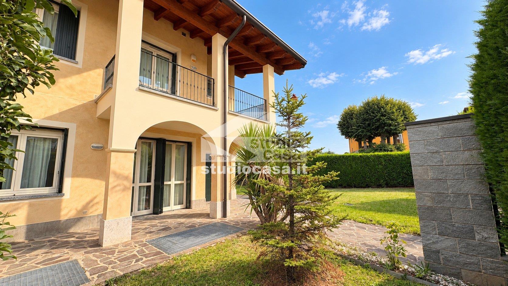 Villa a schiera di testa in vendita a Valbrembo