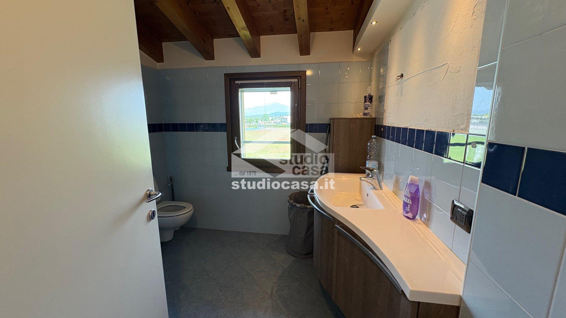 Appartamento in Villa in vendita a Azzano San Paolo